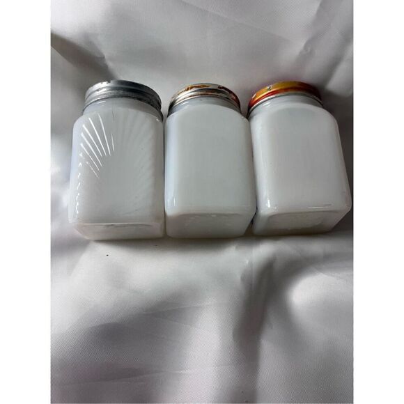 Vintage white milk glass Hazel Atlas, McKee, or Tipp? USA stamped original - Picture 5 of 14